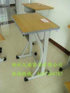 一站式采購指南 從供應(yīng)到定做，解析學(xué)生與培訓(xùn)班課桌椅的專業(yè)選擇